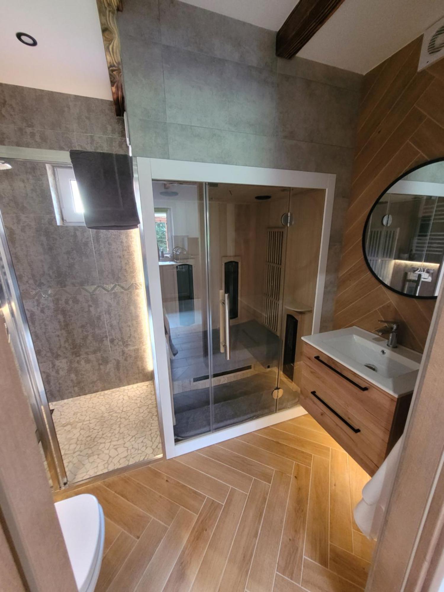 Urocza Kryjowka Ze Spa Lesko Extérieur photo